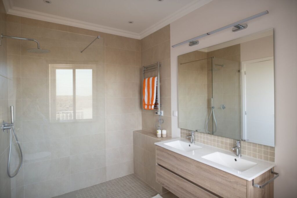 en suite bathroom